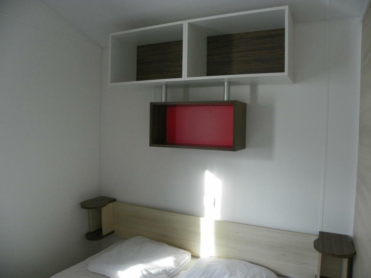 Camping Paradis Le Rocher De La Granelle 르뷔그 외부 사진