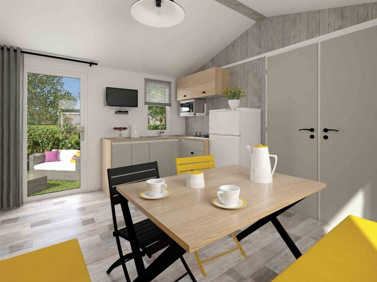 Camping Paradis Le Rocher De La Granelle 르뷔그 외부 사진
